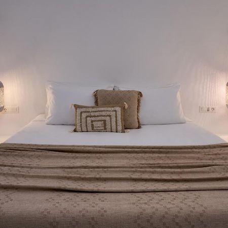 Deep In Cave Suites Fira  Exterior photo