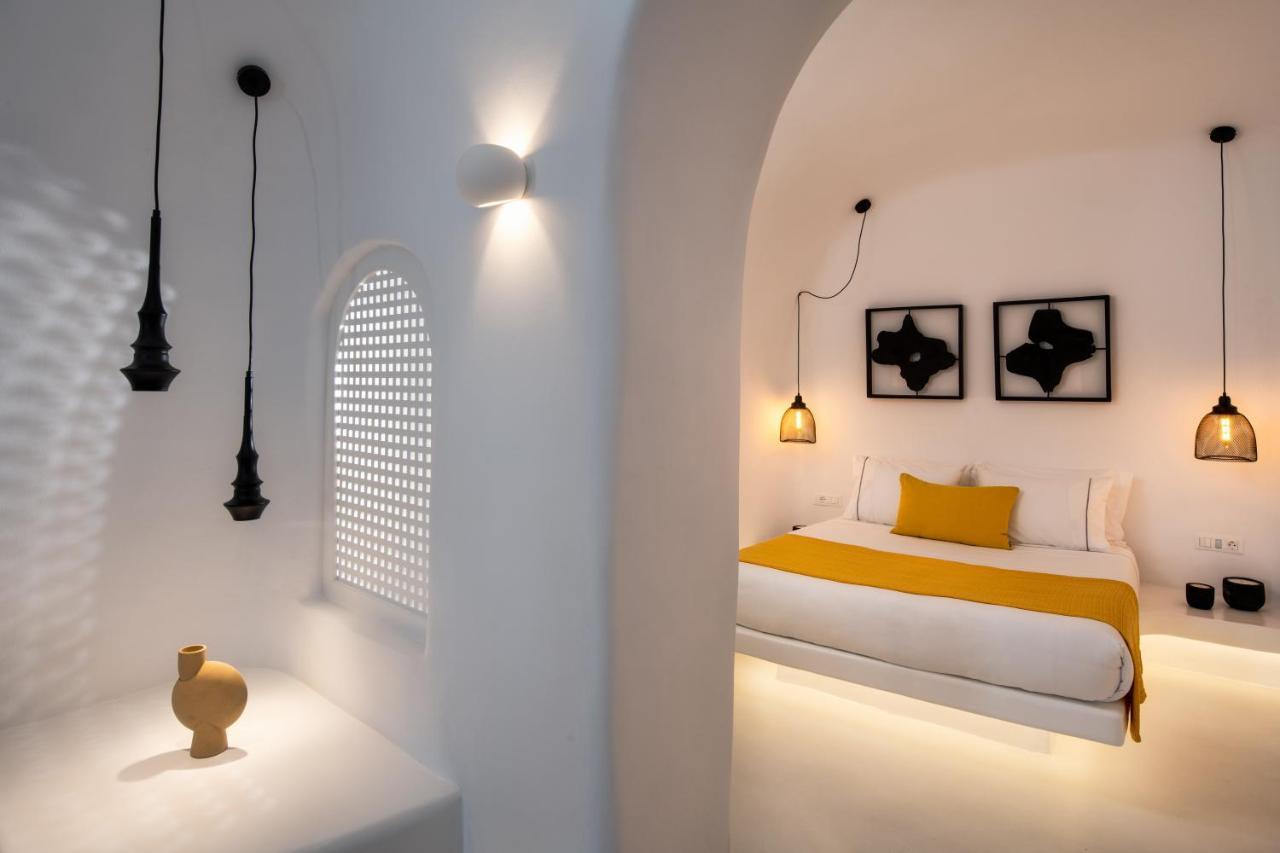 Deep In Cave Suites Fira  Exterior photo