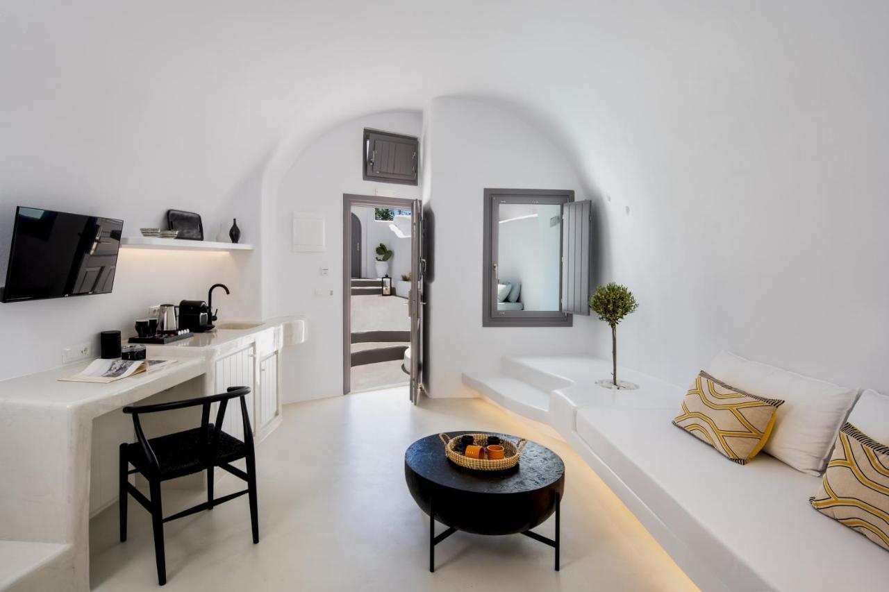 Deep In Cave Suites Fira  Exterior photo